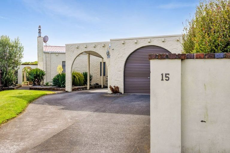 Photo of property in 15 Kowhai Street, Hawera, 4610