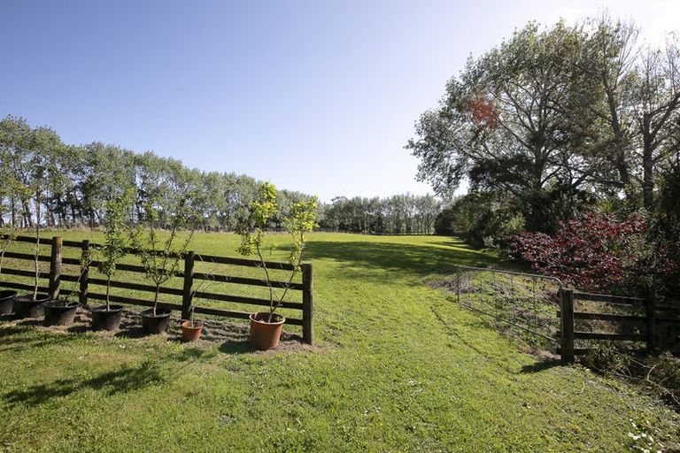 Photo of property in 1021 Old North Road, Waimauku, 0882