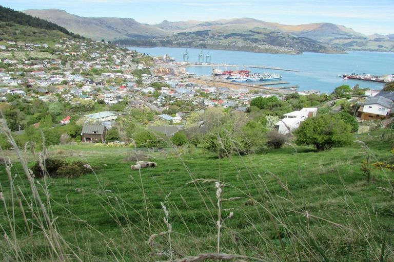 Photo of property in 18 Ross Terrace, Lyttelton, 8082
