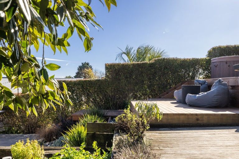 Photo of property in 33 Palmerston Road, Havelock North, 4130