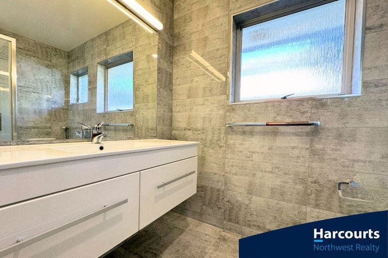 Photo of property in 1/48 View Road, Henderson, Auckland, 0612