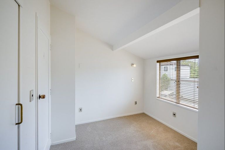 Photo of property in 2/14 Greenwood Road, Havelock North, 4130