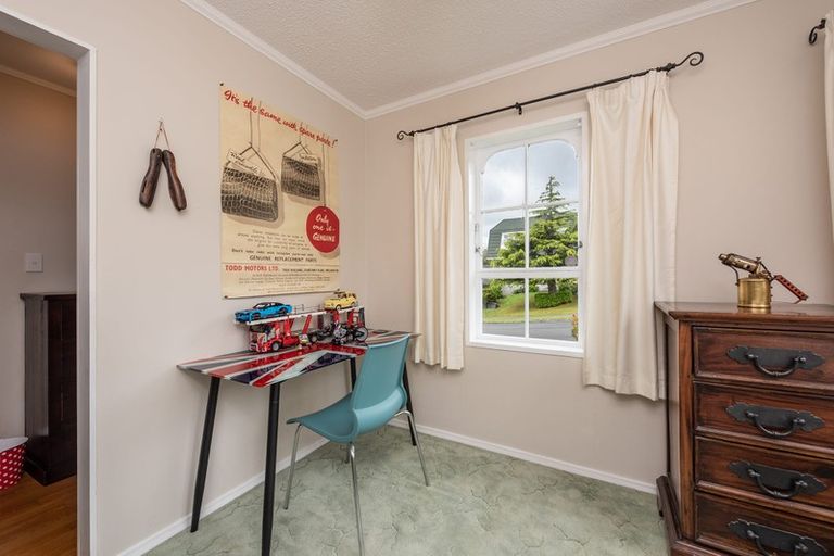 Photo of property in 52 Oriel Avenue, Tawa, Wellington, 5028