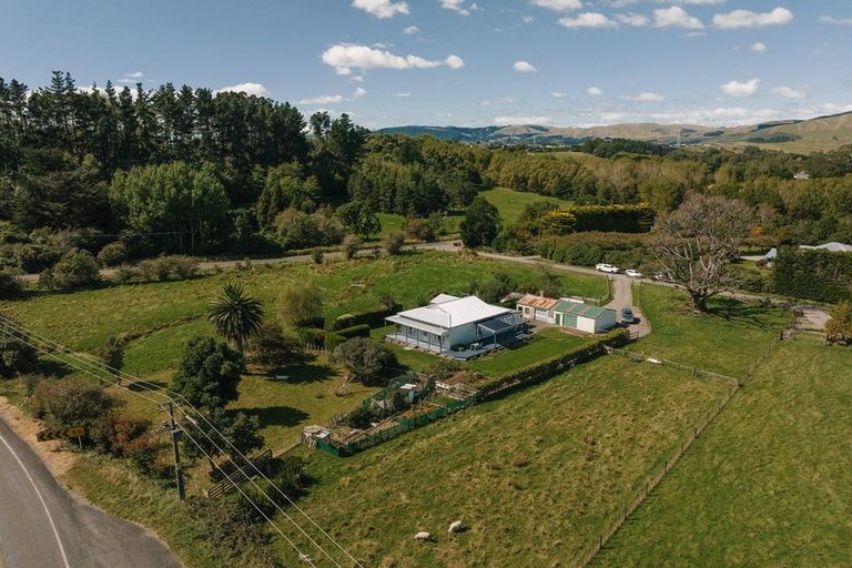 Photo of property in 40 Turitea Road, Fitzherbert, Palmerston North, 4472