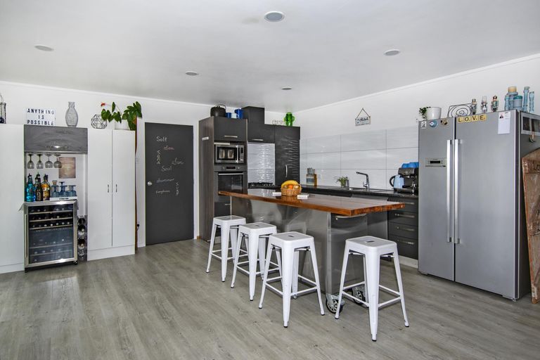 Photo of property in 150a One Tree Point Road, One Tree Point, 0118