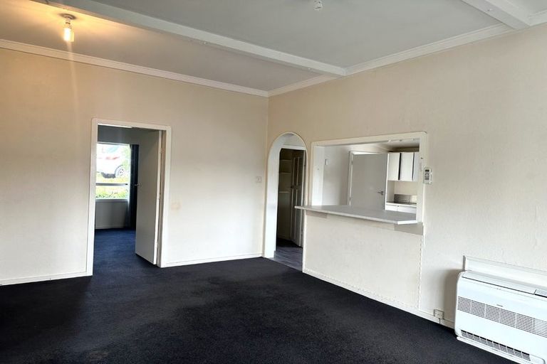 Photo of property in 10 Black Rock Road, Newlands, Wellington, 6037