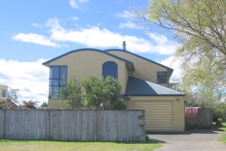 Photo of property in 1/16 Aubrey Crescent, Rainbow Point, Taupo, 3330