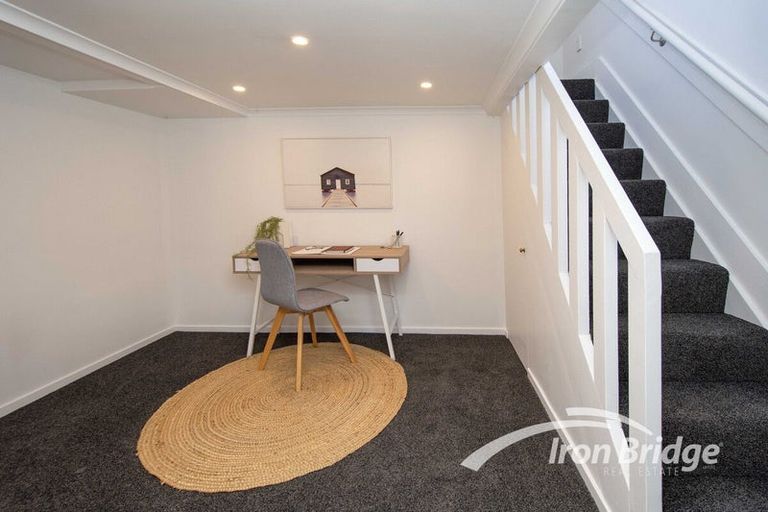 Photo of property in 24 Voelas Road, Lyttelton, 8082