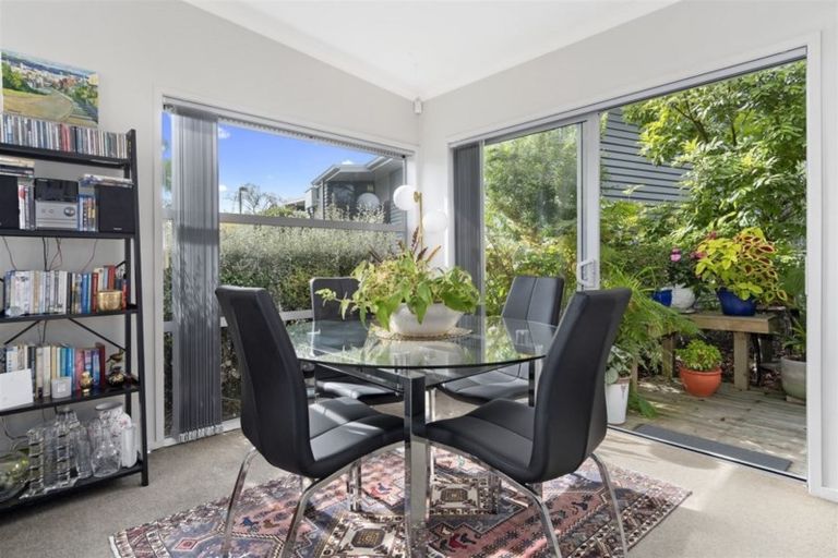 Photo of property in 12 Tory Way, Omokoroa, 3114