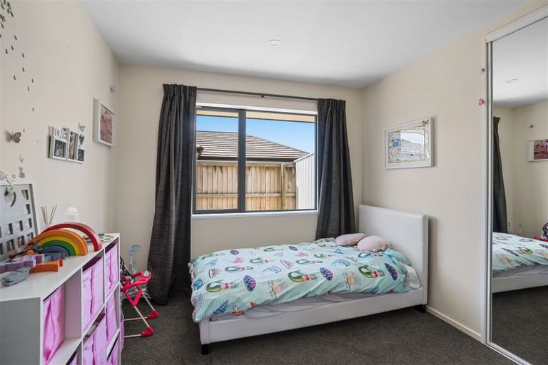 Photo of property in 17 Dynes Road, Rolleston, 7615
