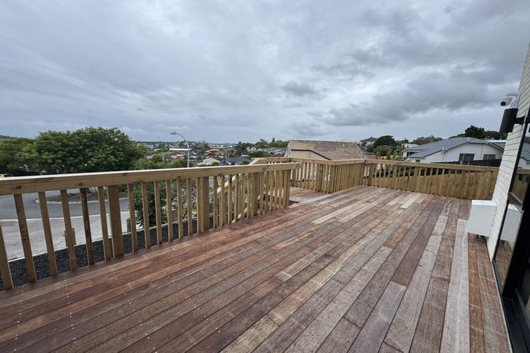 Photo of property in 42 Manu Place, Pinehill, Auckland, 0632