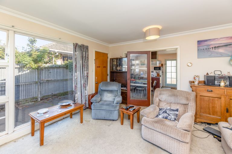 Photo of property in 2a Wentworth Street, Ilam, Christchurch, 8041