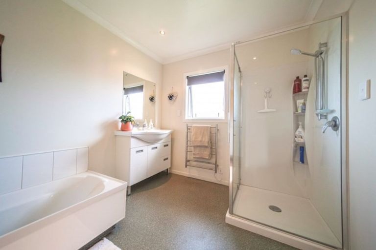 Photo of property in 302 Murdoch Road West, Raureka, Hastings, 4120