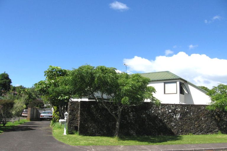Photo of property in 24 Uppingham Crescent, Hillcrest, Auckland, 0627