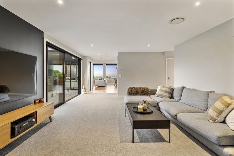 Photo of property in 57 Cilliers Drive, Silverdale, 0932