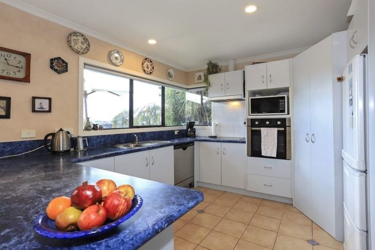 Photo of property in 11 Avon Rise, Welcome Bay, Tauranga, 3112