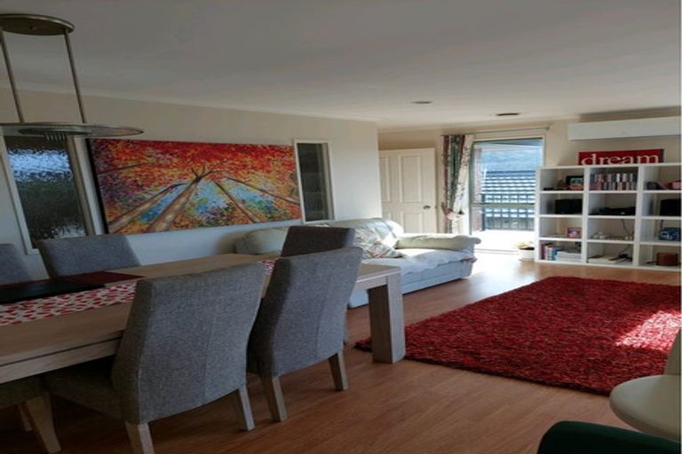 Photo of property in 54 Roberta Crescent, Orewa, 0931