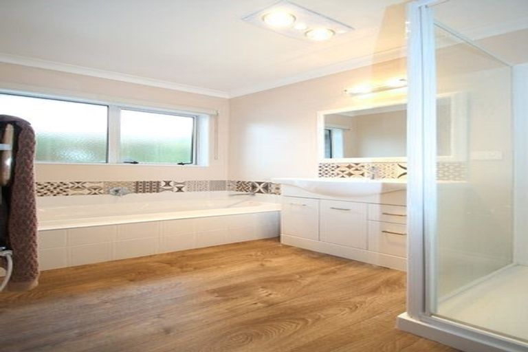 Photo of property in 94 Oteki Park Drive, Welcome Bay, Tauranga, 3112