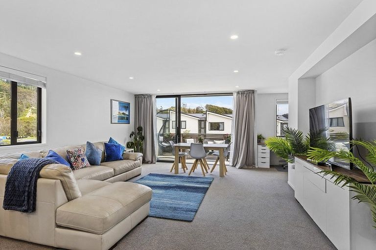 Photo of property in 43 Holystone Road, Whitby, Porirua, 5024