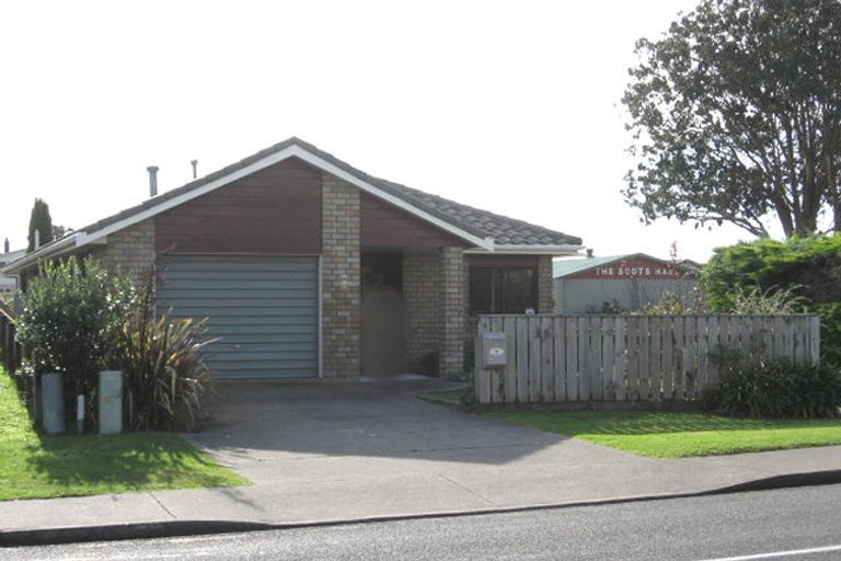 Photo of property in 11 Weka Road, Raumati Beach, Paraparaumu, 5032
