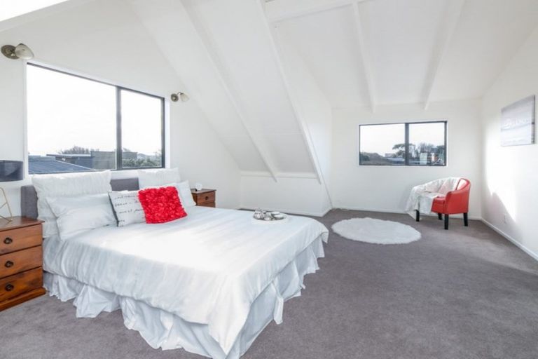 Photo of property in 64 Effingham Street, North New Brighton, Christchurch, 8083