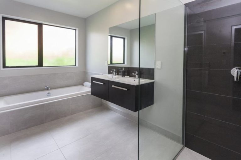 Photo of property in 35 Mcdougall Avenue, St Albans, Christchurch, 8014