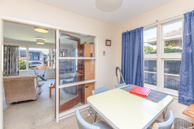 Photo of property in 2a Wentworth Street, Ilam, Christchurch, 8041