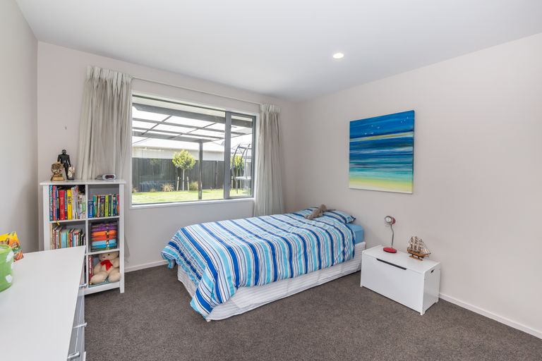 Photo of property in 14 Bayliss Drive, Kaiapoi, 7630