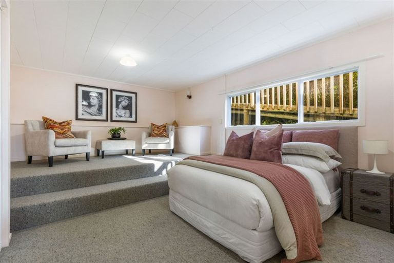 Photo of property in 17 Durness Place, Red Beach, 0932