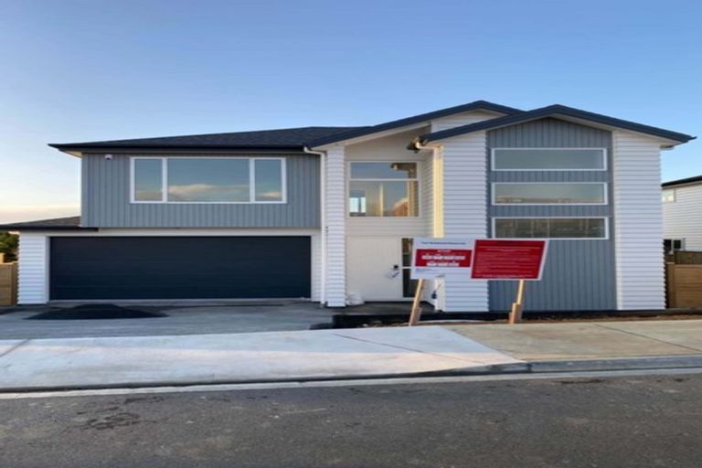 Photo of property in 105 Godfrey Drive, Orewa, 0931