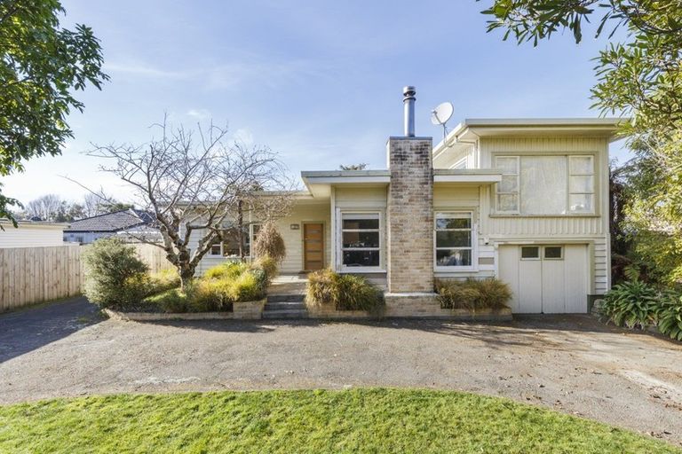 Photo of property in 17 Manawatu Street, Hokowhitu, Palmerston North, 4410