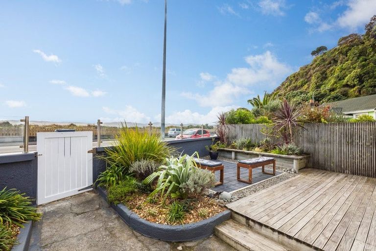 Photo of property in 7 Marine Parade, Eastbourne, Lower Hutt, 5013
