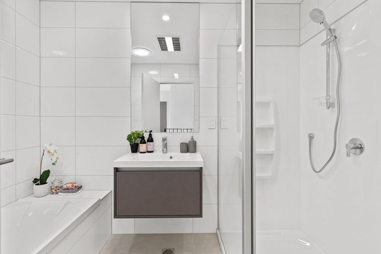 Photo of property in 38 Gosper Road, Takanini, 2112