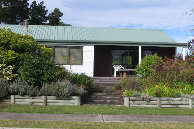 Photo of property in 37 Jubilee Drive, Pauanui, Hikuai, 3579
