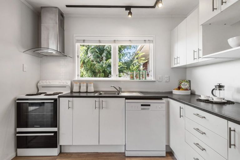 Photo of property in 4/155 Shakespeare Road, Milford, Auckland, 0620