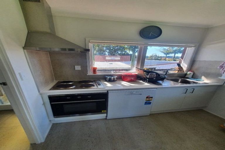 Photo of property in 1/14 Lynn Road, Bayview, Auckland, 0629