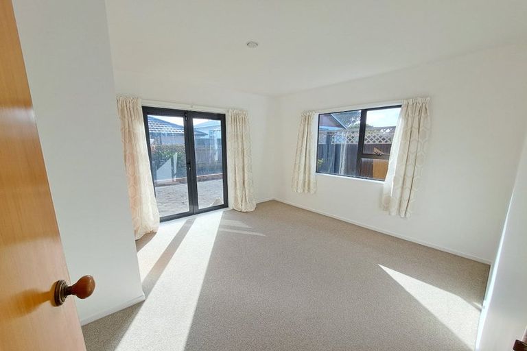 Photo of property in 15a Sanders Avenue, Westown, New Plymouth, 4310