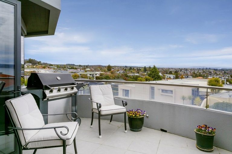 Photo of property in 1/72 Harvey Street, Waipahihi, Taupo, 3330