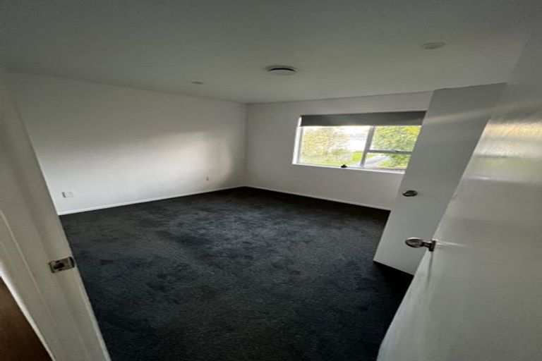 Photo of property in 1/7 Yarra Place, Botany Downs, Auckland, 2010
