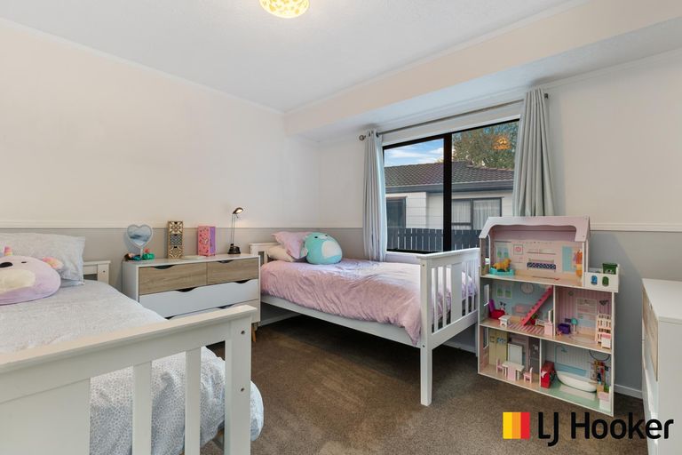 Photo of property in 18 Hadley Wood Drive, Wattle Downs, Auckland, 2103