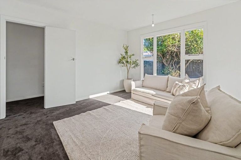 Photo of property in 11 Beatrice Place, Avonhead, Christchurch, 8042