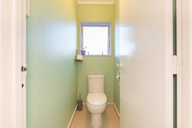 Photo of property in 1/616 Te Atatu Road, Te Atatu Peninsula, Auckland, 0610