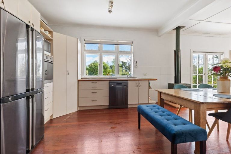 Photo of property in 121 North Manakau Road, Manakau, 5573