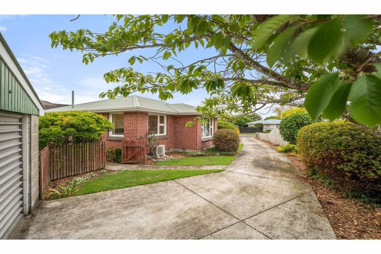 Photo of property in 12 Blossomdale Place, Bishopdale, Christchurch, 8053