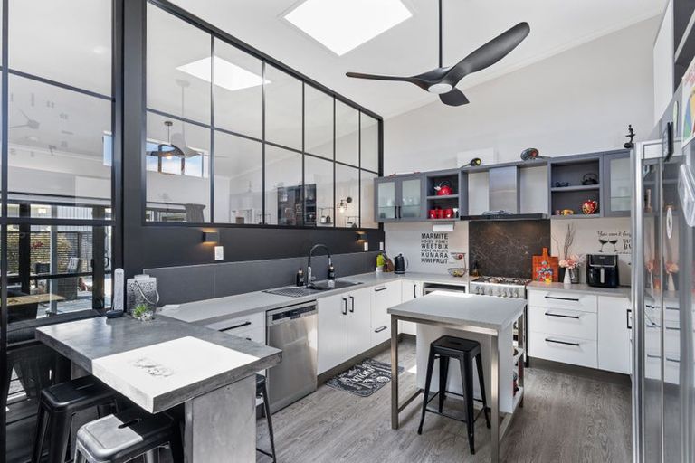 Photo of property in 46 Kent Avenue, Waitarere Beach, Levin, 5510