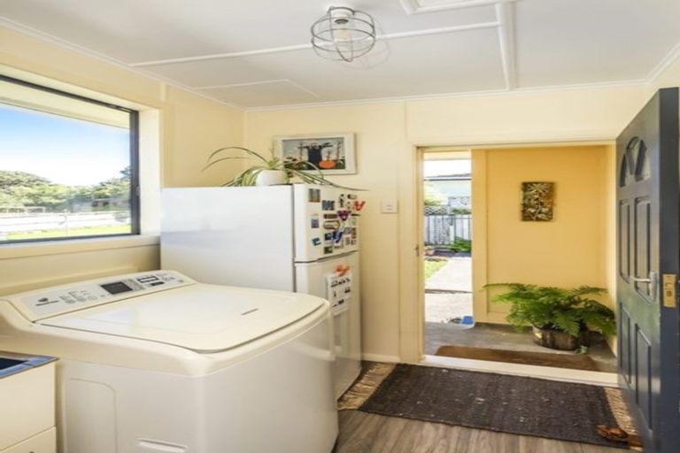 Photo of property in 110 Main Road, Titahi Bay, Porirua, 5022