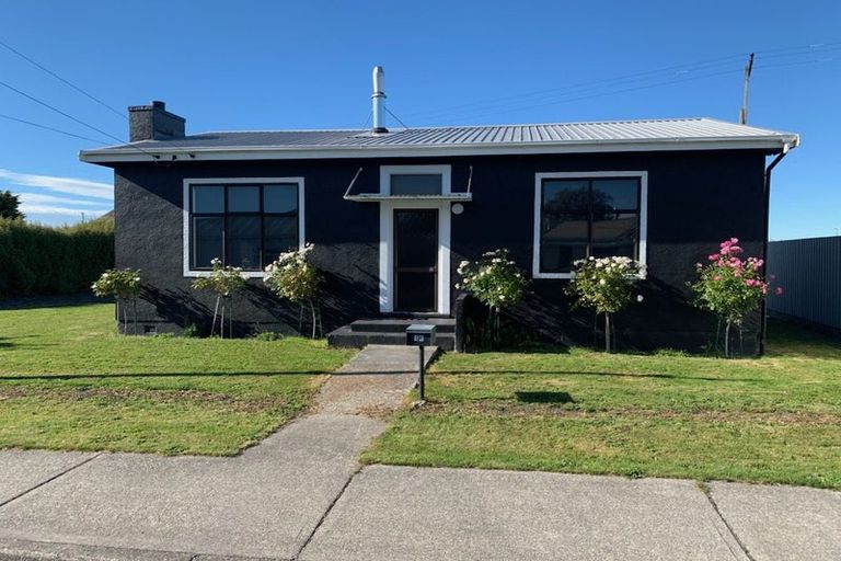 Photo of property in 16 Douglas Street, Balclutha, 9230