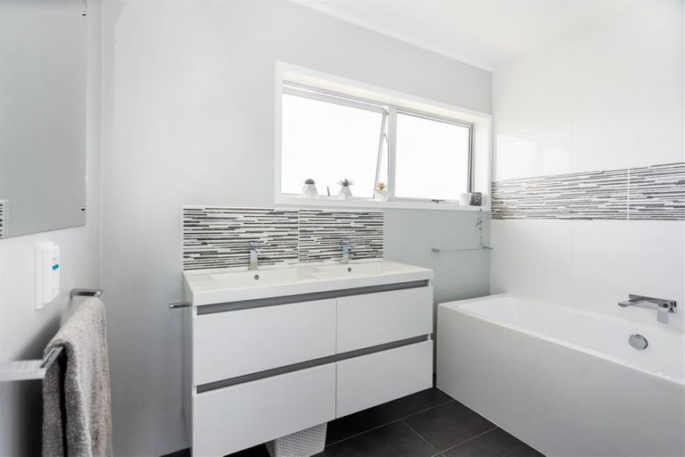 Photo of property in 8 Barclay Place, Te Kamo, Whangarei, 0112