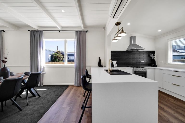 Photo of property in 56 Vogel Street, Hawera, 4610