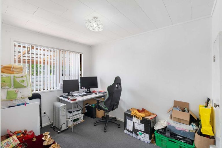 Photo of property in 13 Waari Avenue, Sunnyvale, Auckland, 0612